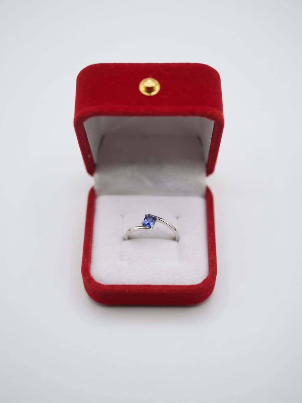Tanzanite Bypass Ring, 0.90 ct (Size 16)