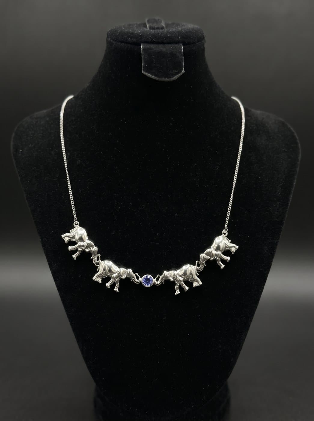 Elephant Necklace with Tanzanite, 1.00 ct