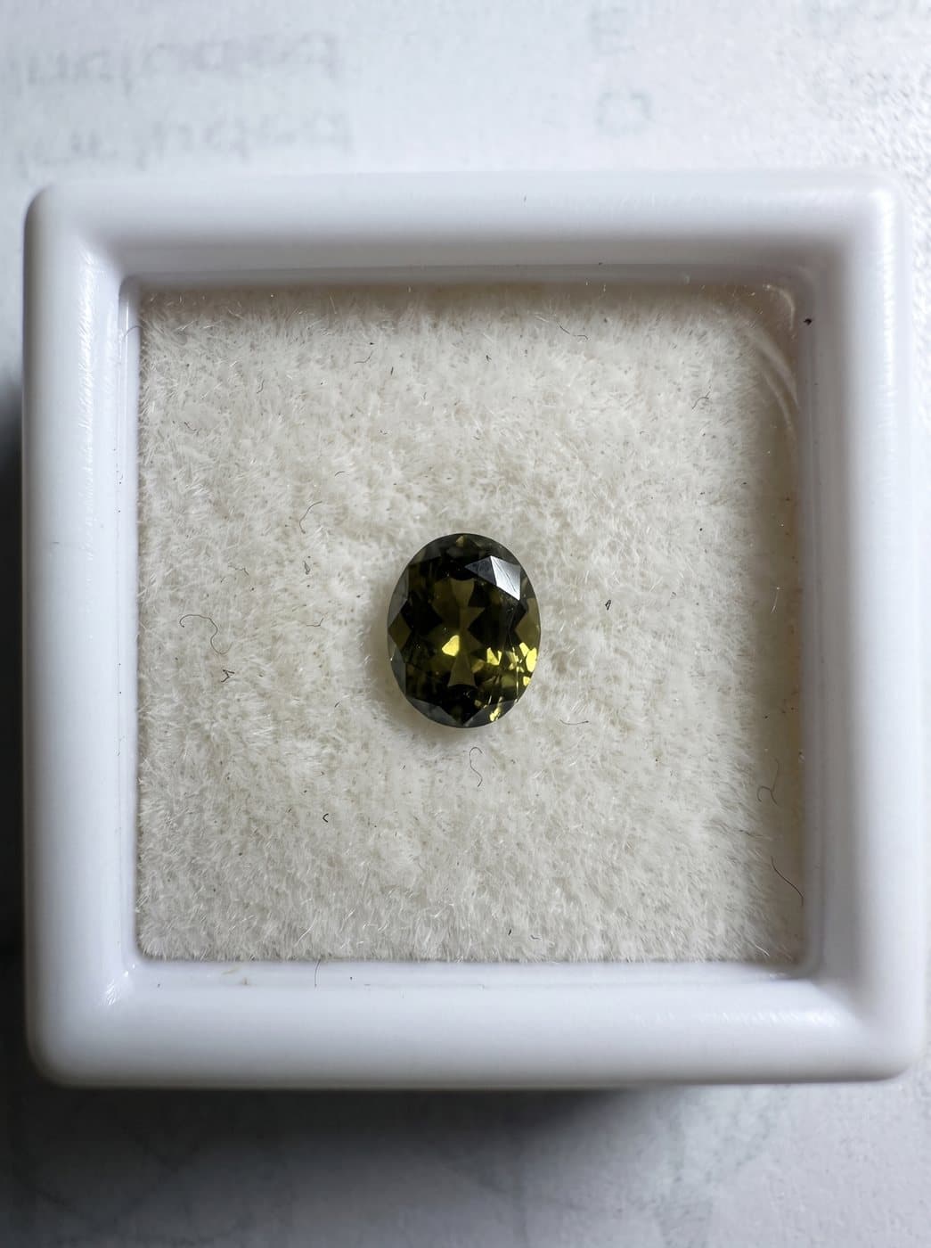 Green Tanzanite Oval, 0.75 ct