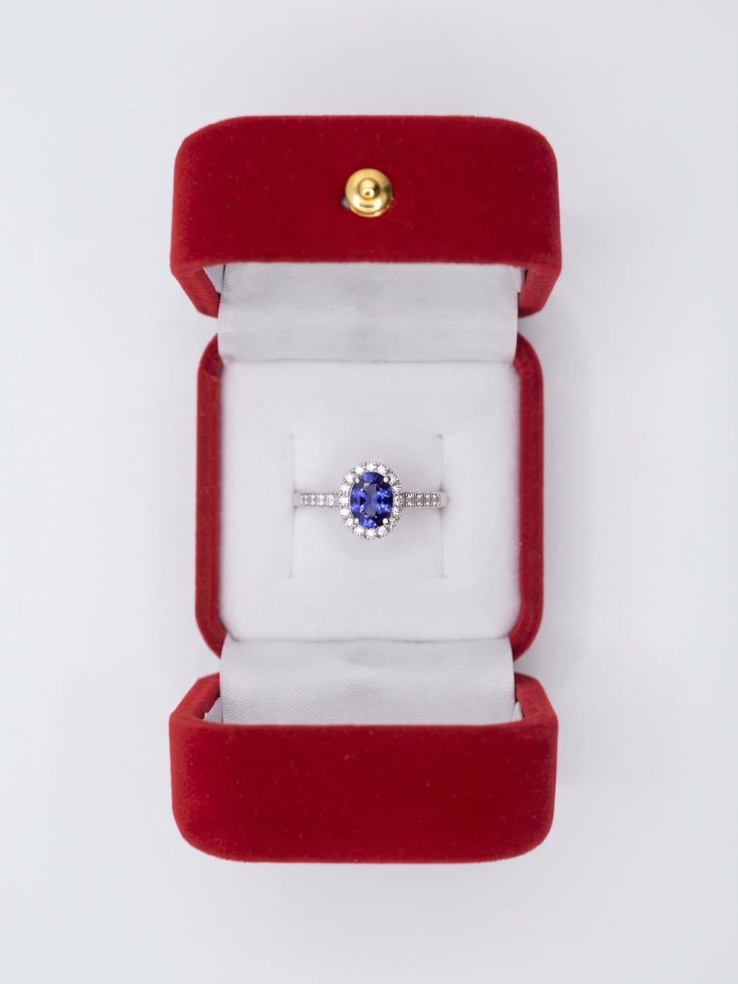 Tanzanite Ring, 0.90 ct (Size 18)