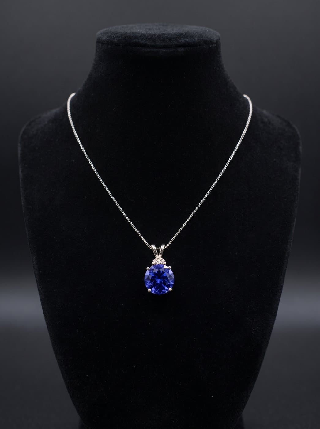 Tanzanite Swirl Pendant, 2.00 ct