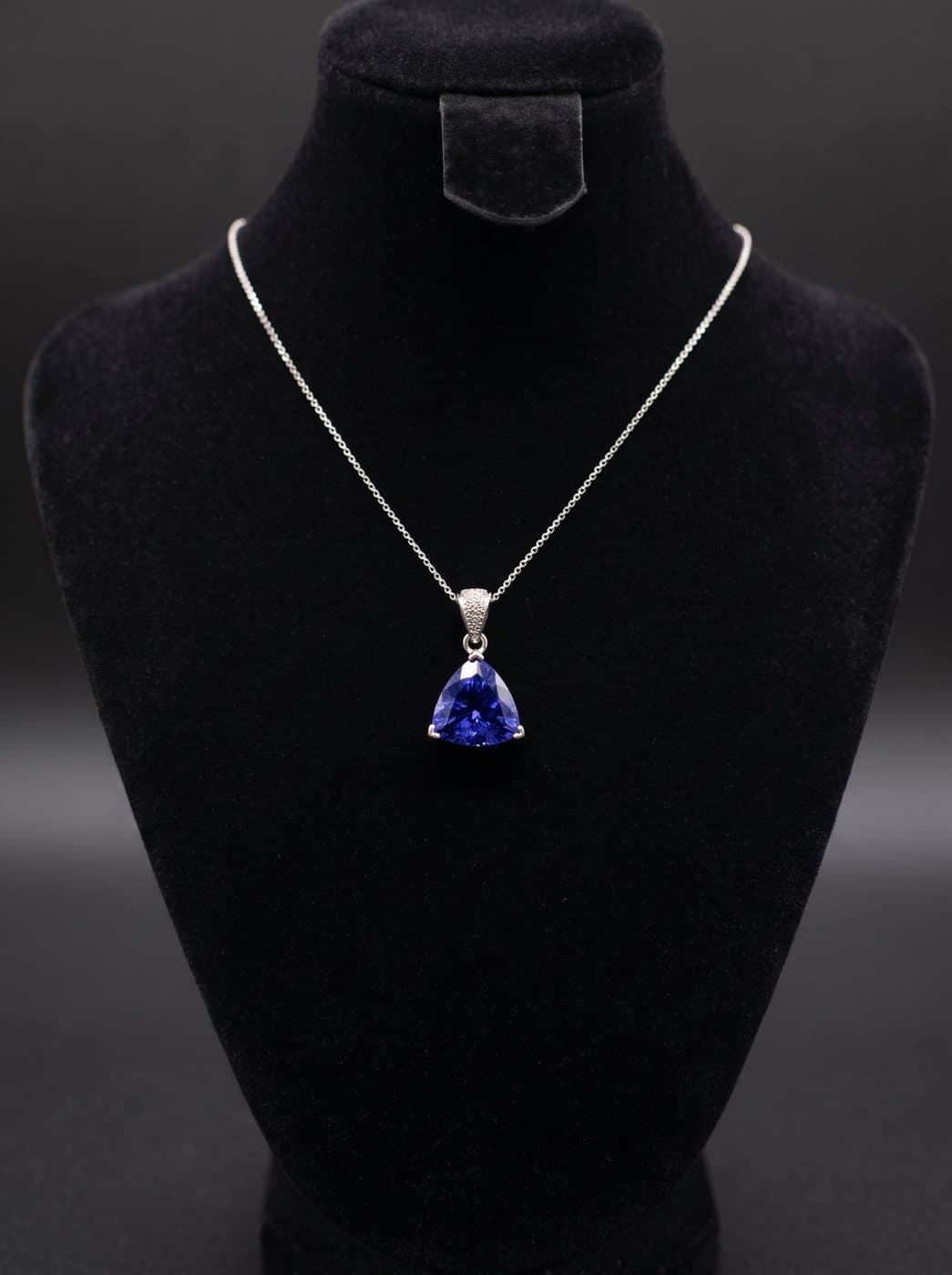 Tanzanite Trillion Pendant, 1.00 ct